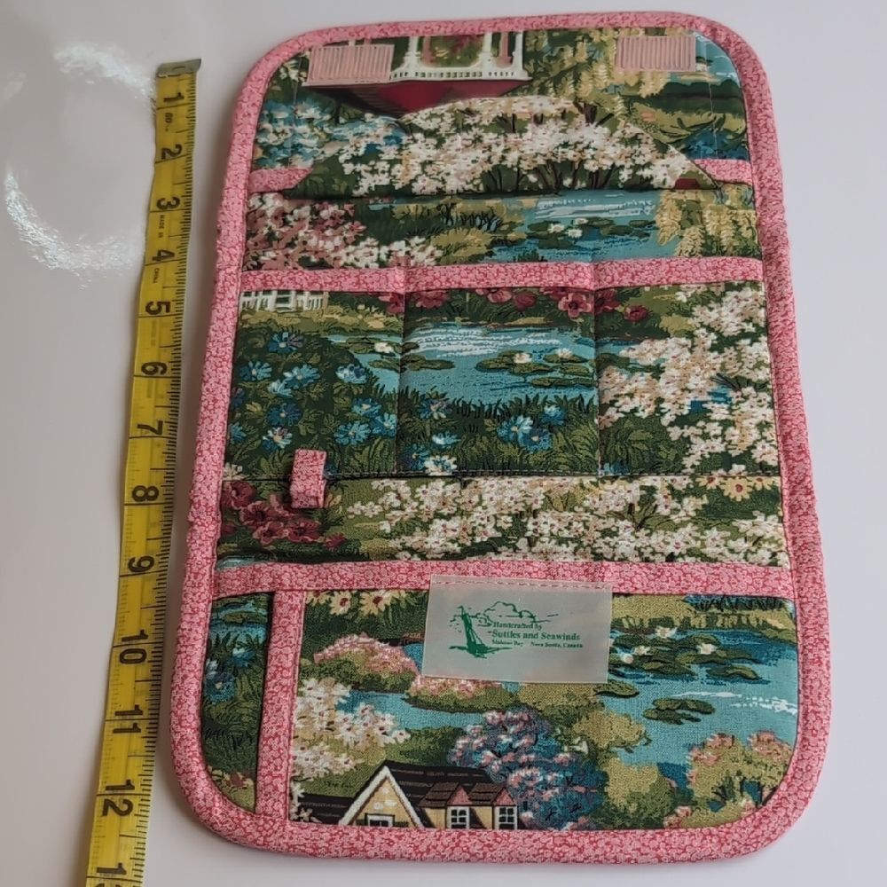 Suttles And Seawinds Floral Rural Scene Organizer Wallet Case. Vintage